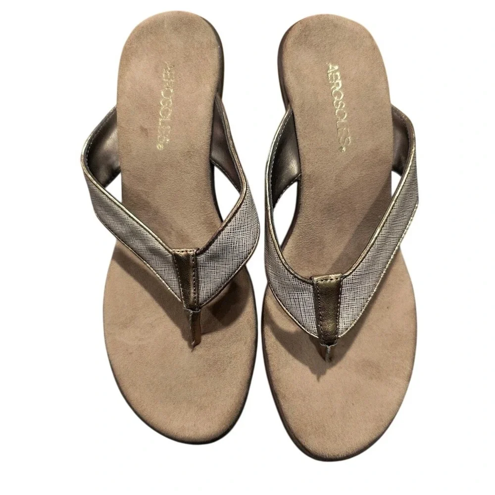 Aerosoles Wide Eyes Womens 8M Bronze Metallic Wedge Thong Sandal‎ Gold Brown